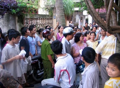 Nghi van chong giet vo roi tu tu: nguoi chong de lai di thu hinh anh