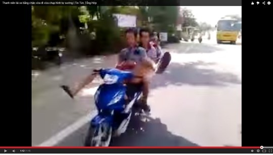 Lai xe bang chan, chup anh tu suong sau khi phe ma tuy hinh anh