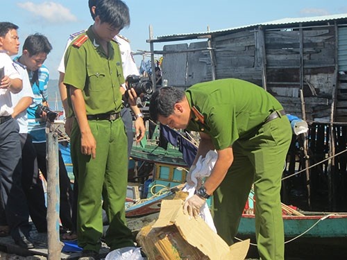 Clip bat vu van chuyen thuoc no so luong cuc lon hinh anh