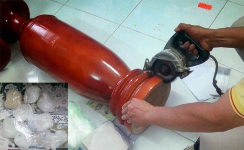 Hang nghin gram ma tuy da trong 'bung' luc binh go hinh anh