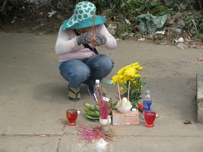 Nhan chung ke vu canh sat no sung, mot nguoi chet o Sai Gon hinh anh