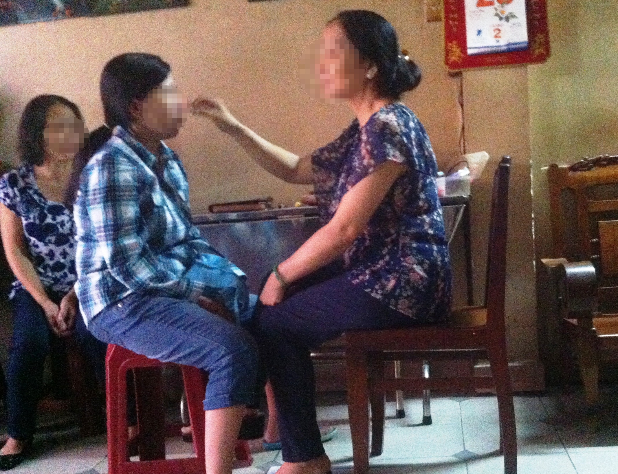 'Than y' o Sai Gon day 2 ngay chua het benh.... ung thu hinh anh