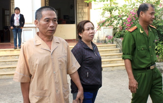 Tra tu do cho nguoi danh can bo thue vi nghi 'thu thue lui' hinh anh