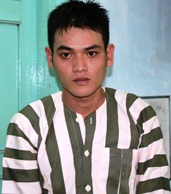 Chân dung tên cầm đầu băng nhóm siêu lừa đảo bán điện thoại rởm.