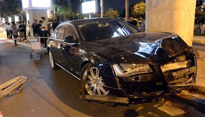 Xe Audi gay tai nan do chong Ho Ngoc Ha dung ten hinh anh