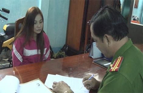 ‘Con bac’ tron truy na o nuoc ngoai ra dau thu hinh anh