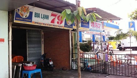 Nhieu can bo toa bi truy sat kinh hoang tai quan nhau hinh anh
