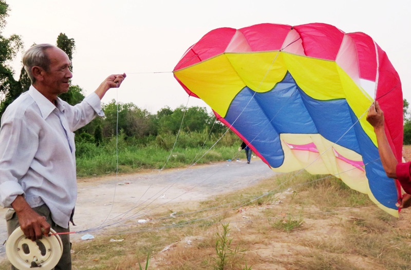 Choi dieu nhu the nao de an toan? hinh anh