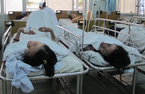 Hai co gai trong vu chay phong tro o Sai Gon dang nguy kich hinh anh