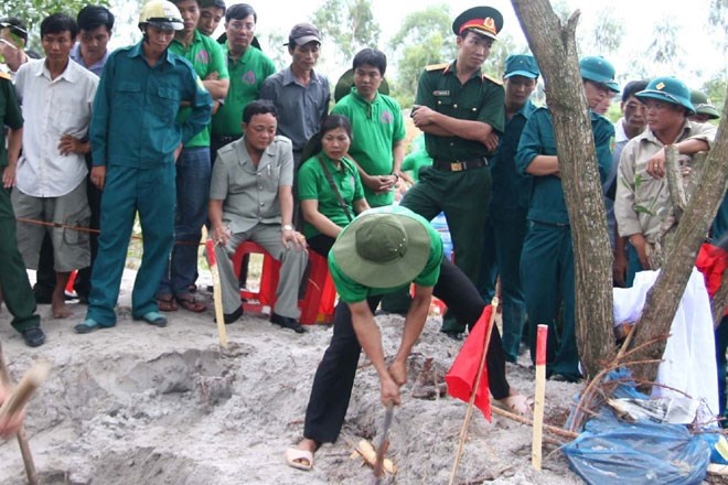 Them mot nguoi trong duong day cua ‘cau Thuy’ bi bat hinh anh