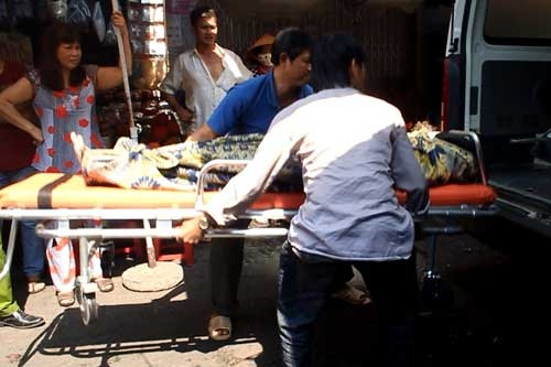 Dem khuya bi ke la dot nhap danh vo so nao hinh anh