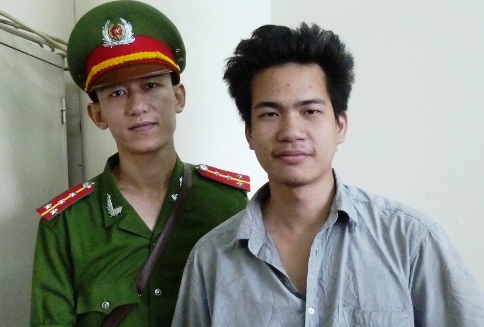 Ke giet ban, keo xac vao nha tam dot phi tang dinh tu tu hinh anh