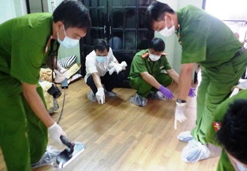 Keu goi ke sat hai be gai 13 tuoi trong khach san dau thu hinh anh
