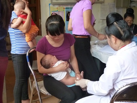 Nhiều đứa trẻ sinh ra mắc đủ thứ bệnh (ảnh chỉ mang tính chất minh họa).