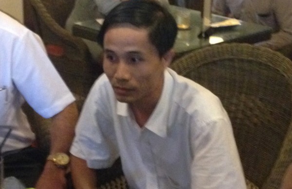 Thanh niên đi cùng cô gái mạo danh quản lý của hoa hậu Thu Thảo. Ảnh: Khánh Trung.