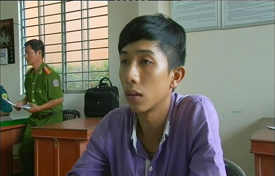 Chup hinh dang Facebook chui cong an hinh anh