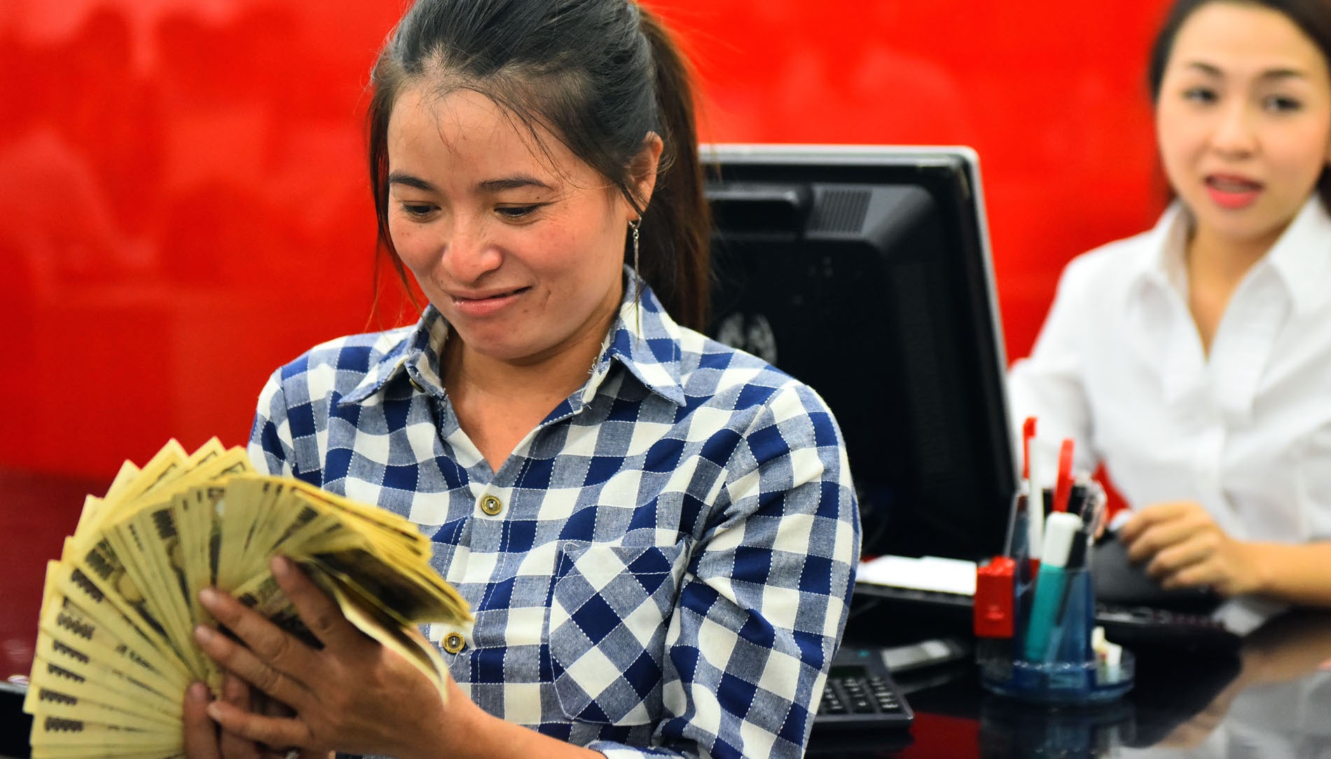 Trieu phu ve chai Sai Gon bat khoc khi nhan hon 200 trieu hinh anh