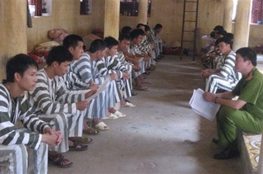 Cuoc song o trai giam cua bi can giet 6 nguoi o Binh Phuoc hinh anh