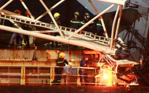 Gay can cau o Sai Gon, mot cong nhan bi de chet hinh anh