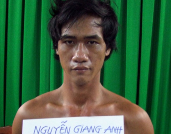 Nghi can giet nguoi cua song sat tron khoi vien tam than hinh anh