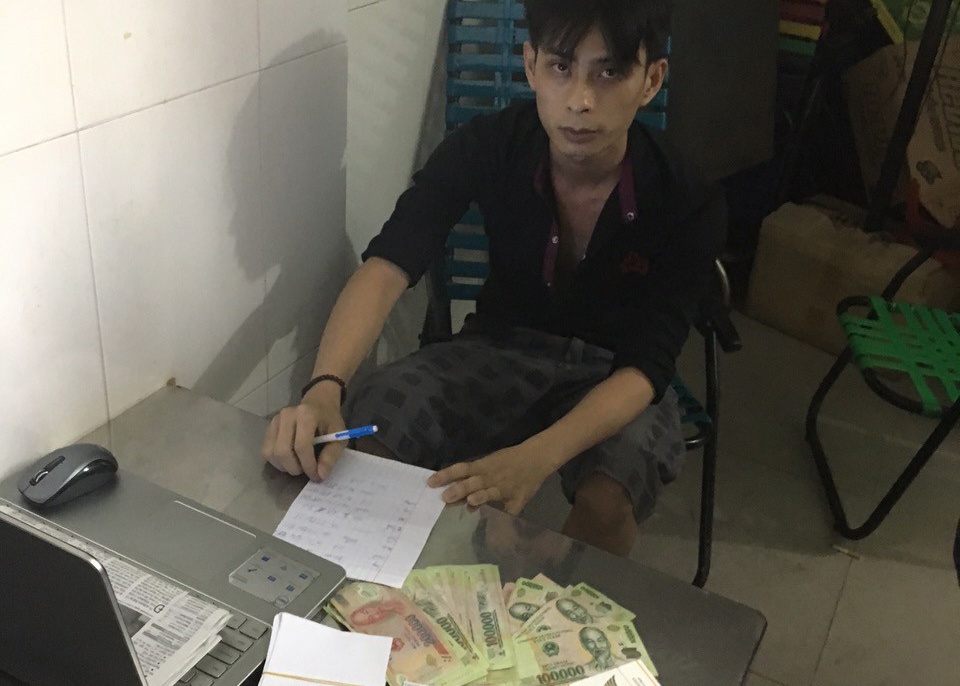 Nghi can 22 tuổi làm
