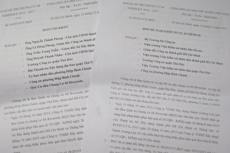 Đơn của cư dân chung cư 4S gửi các cơ quan chức năng. Ảnh: Khánh Trung.