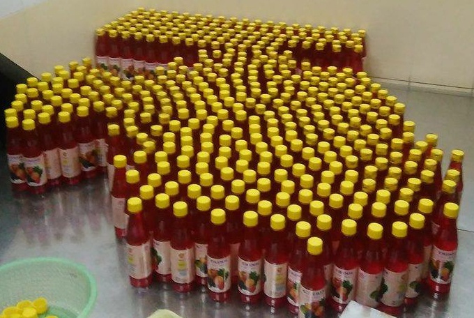 Nua tan hoa chat khong ro nguon goc dung san xuat siro hinh anh