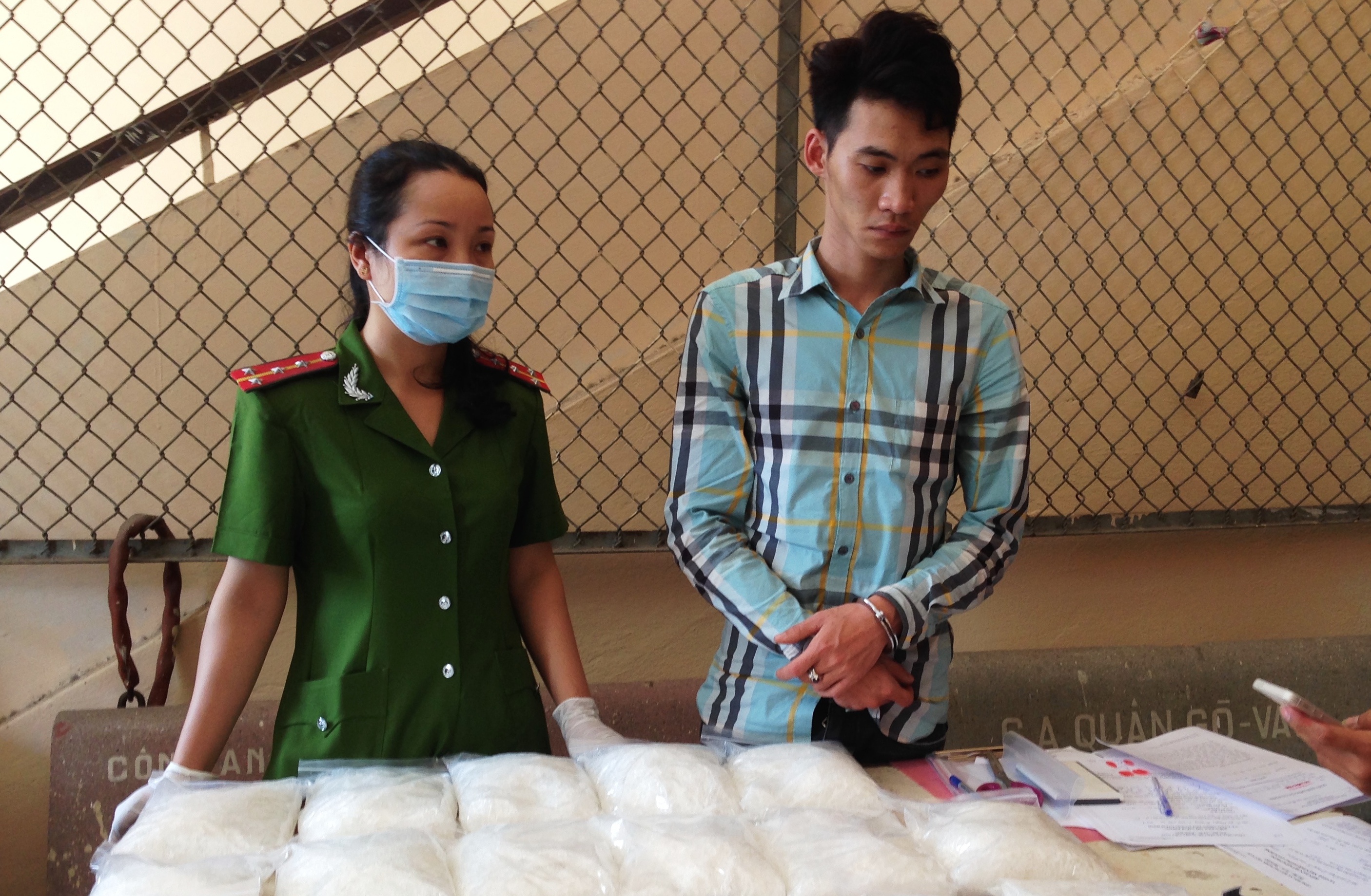 Pha duong day ma tuy lon tu Trung Quoc ve Viet Nam hinh anh