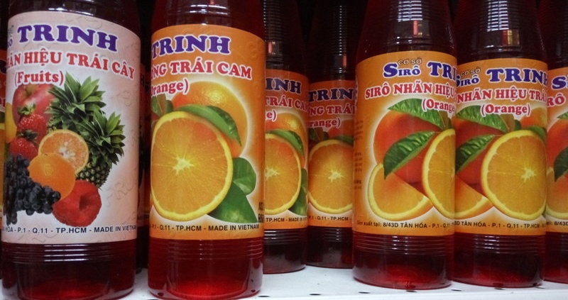 Siro lam tu hoa chat khong ro nguon goc ban nhieu o sieu thi hinh anh