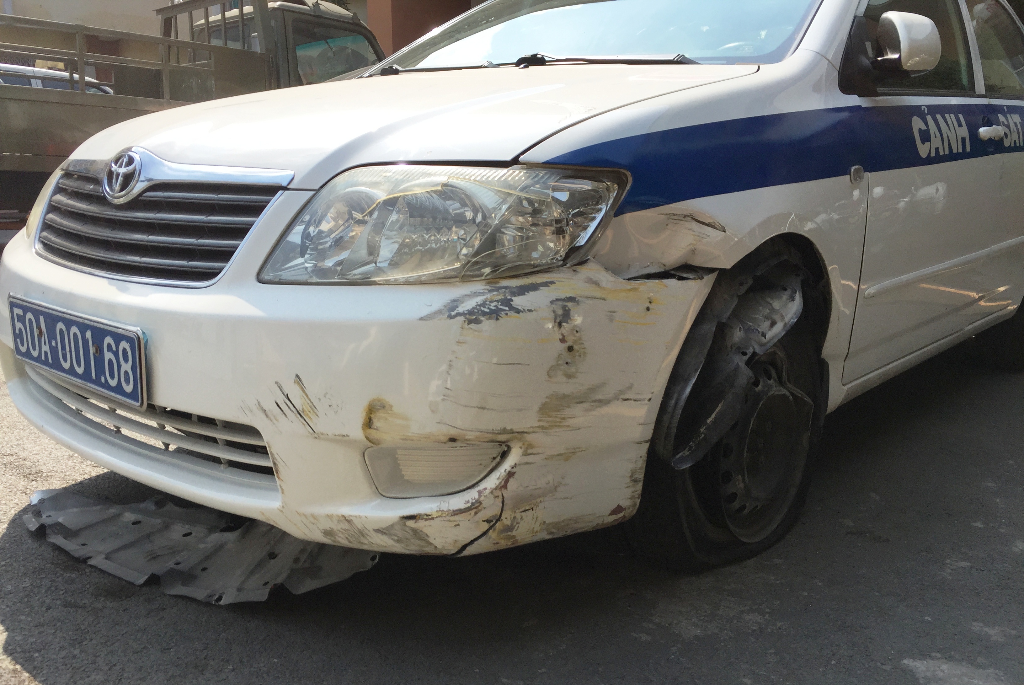 Truy duoi ke gian trom xe oto cua canh sat giao thong hinh anh