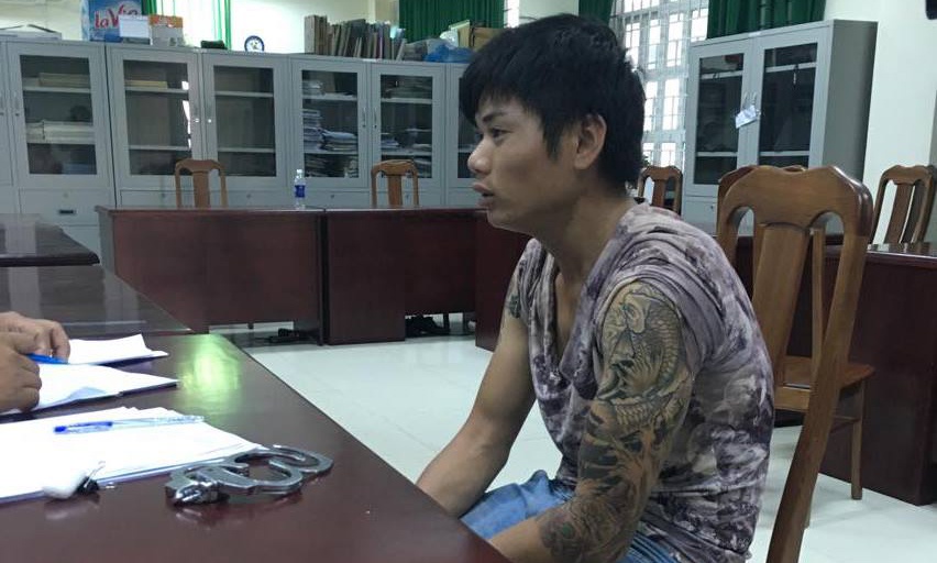 No sung chi thien bat nhom chem canh sat hinh anh