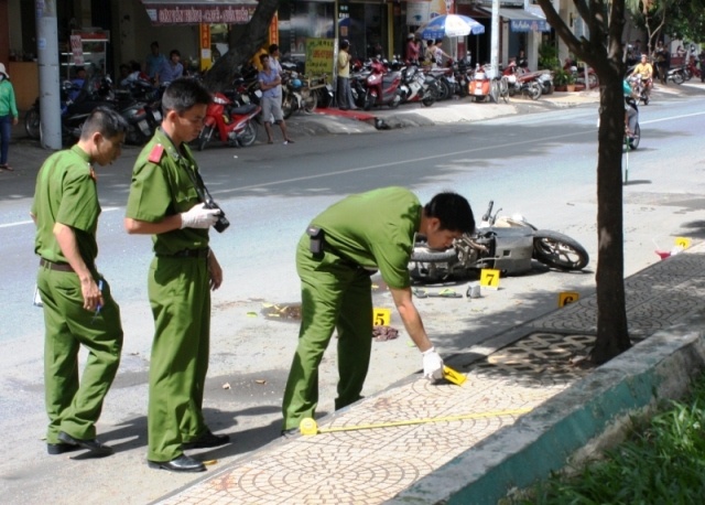 Bat nghi can giet nguoi chay xe om o Sai Gon hinh anh