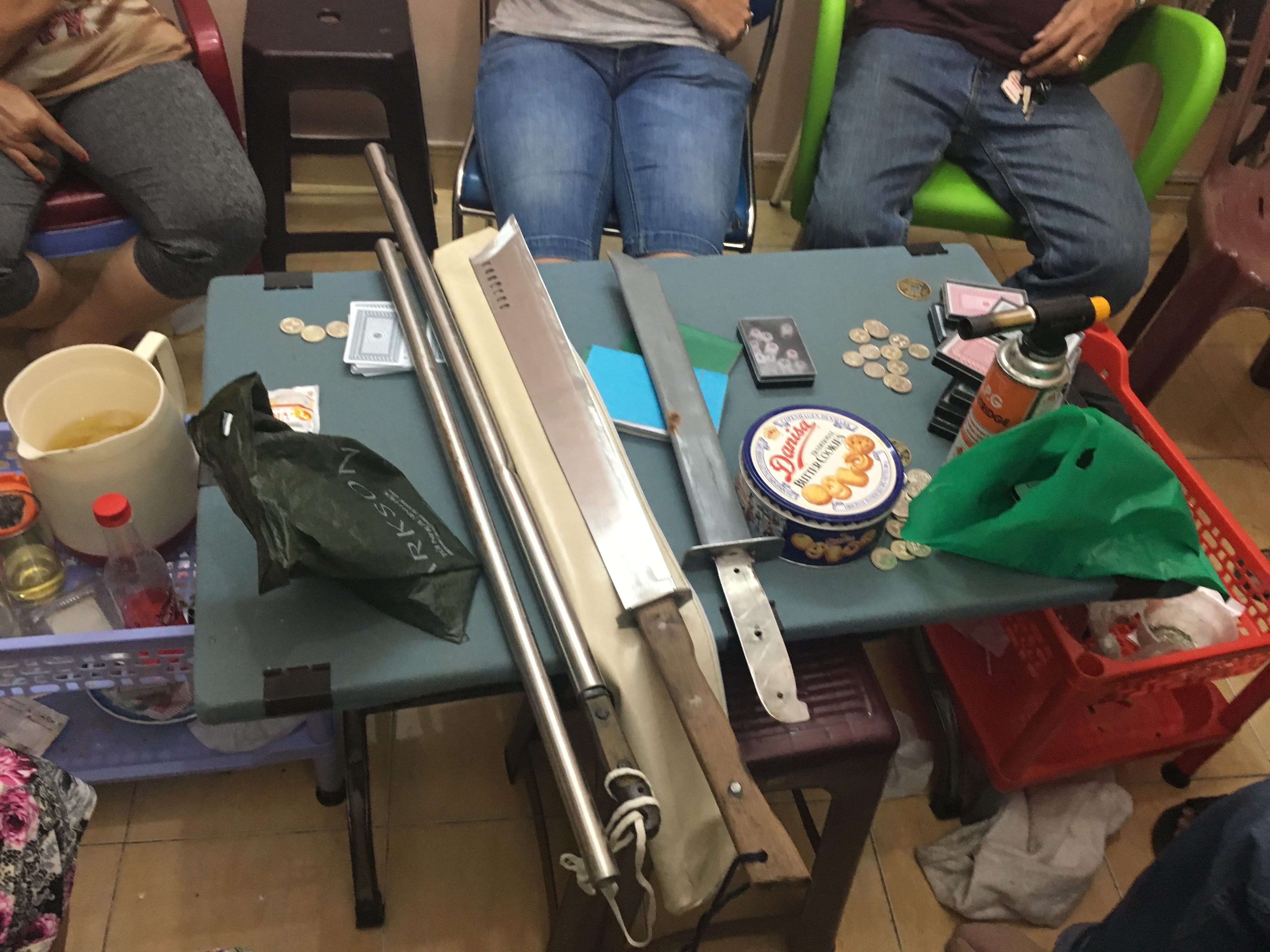 Nhieu ma tau, kiem trong soi bac o Sai Gon hinh anh