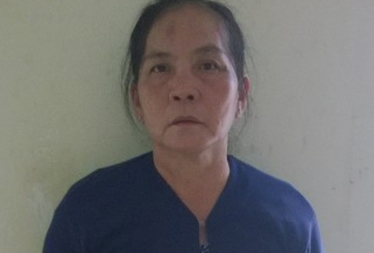 Ba lao bit kin mat, mang dao di cuop o Sai Gon hinh anh