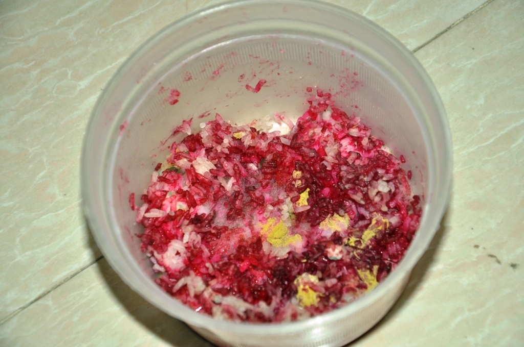 Com de qua dem doi thanh mau do: Chuyen gia noi gi? hinh anh