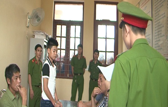 Chan duong gay su, bi hoc sinh lop 9 dam chet hinh anh