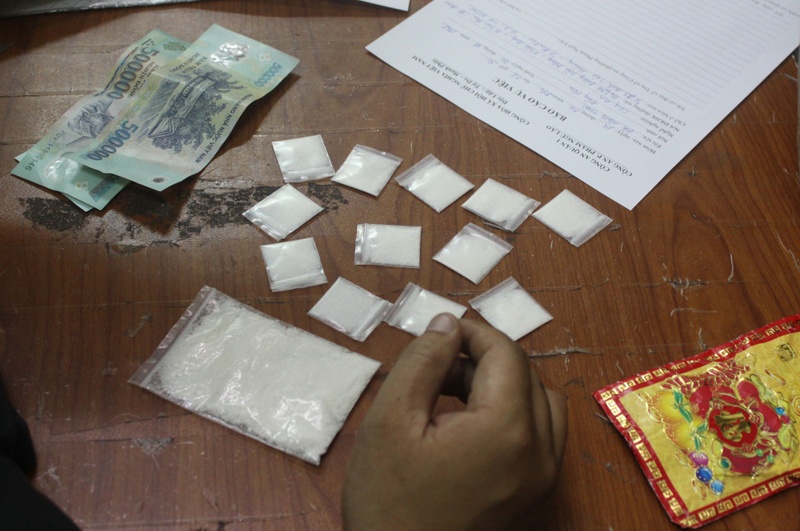 đưa 1, 5 triệu hối lộ cảnh sát ảnh 2 dua 1, 5 trieu hoi lo canh sat anh 2