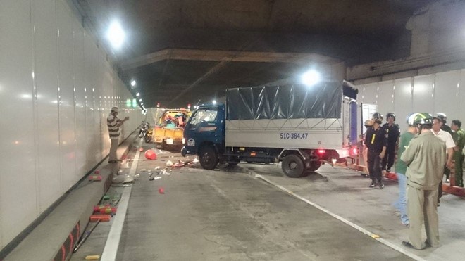 Khong lam chu toc do, tai xe gay tai nan trong ham Thu Thiem hinh anh