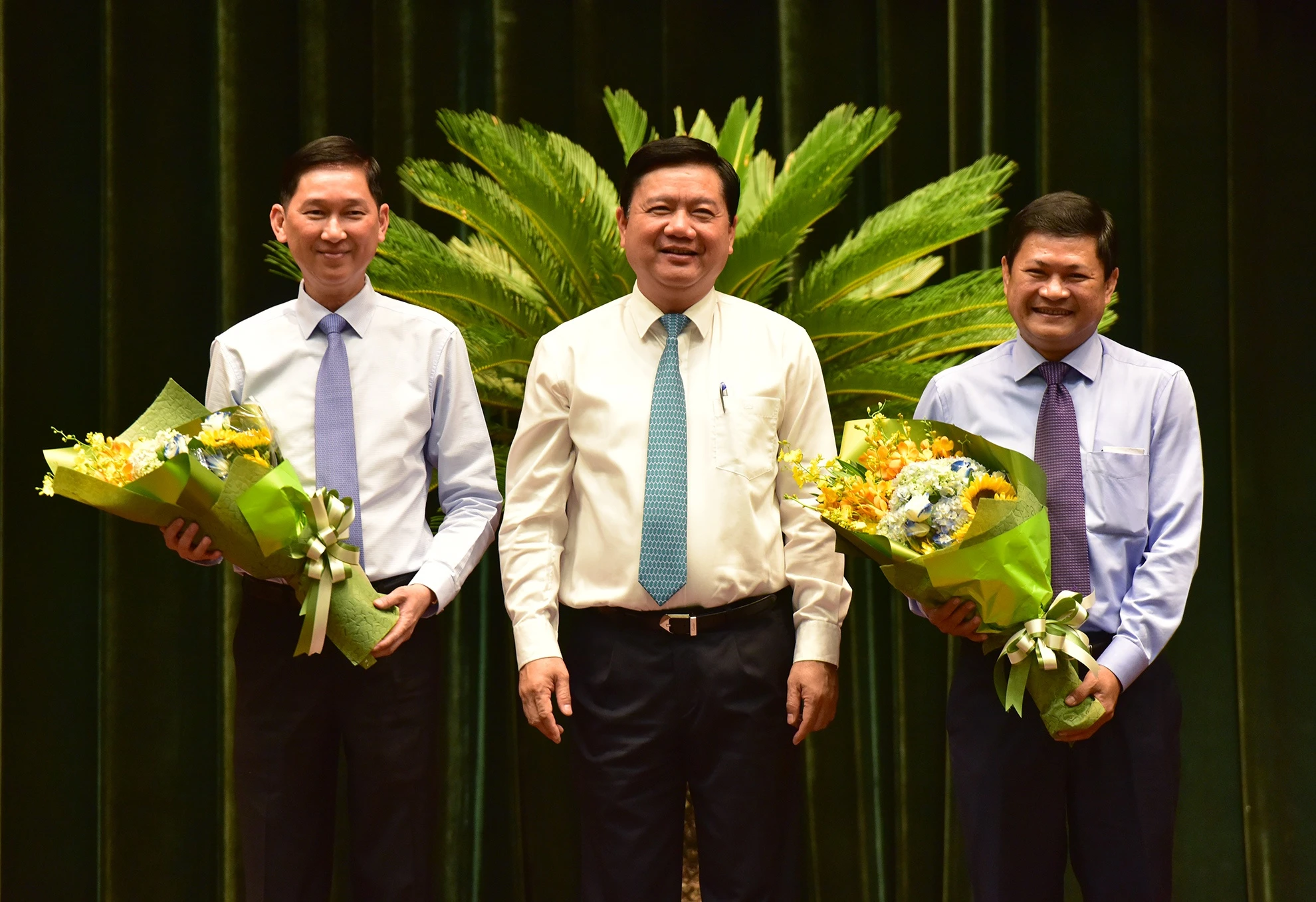 TP HCM bau them hai pho chu tich moi hinh anh