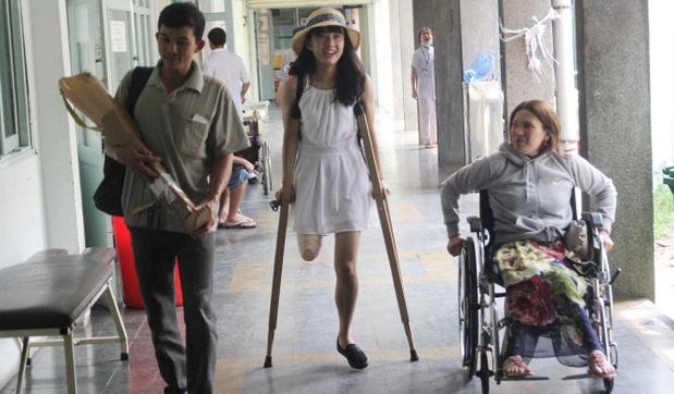 Nu sinh bi cua chan van uoc mo lam cong an hinh anh