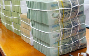 Cuu giam doc phong giao dich ngan hang chiem doat gan 40 ty hinh anh