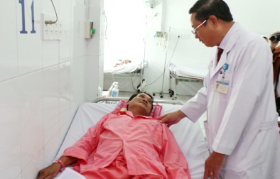 Suyt chet vi bi 6.000 con vi khuan lien cau lon tan cong hinh anh