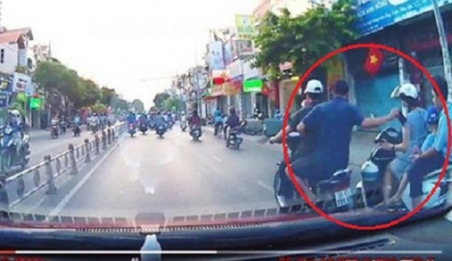 Nu sinh nhap vien sau vu bi cuop giat o Sai Gon hinh anh