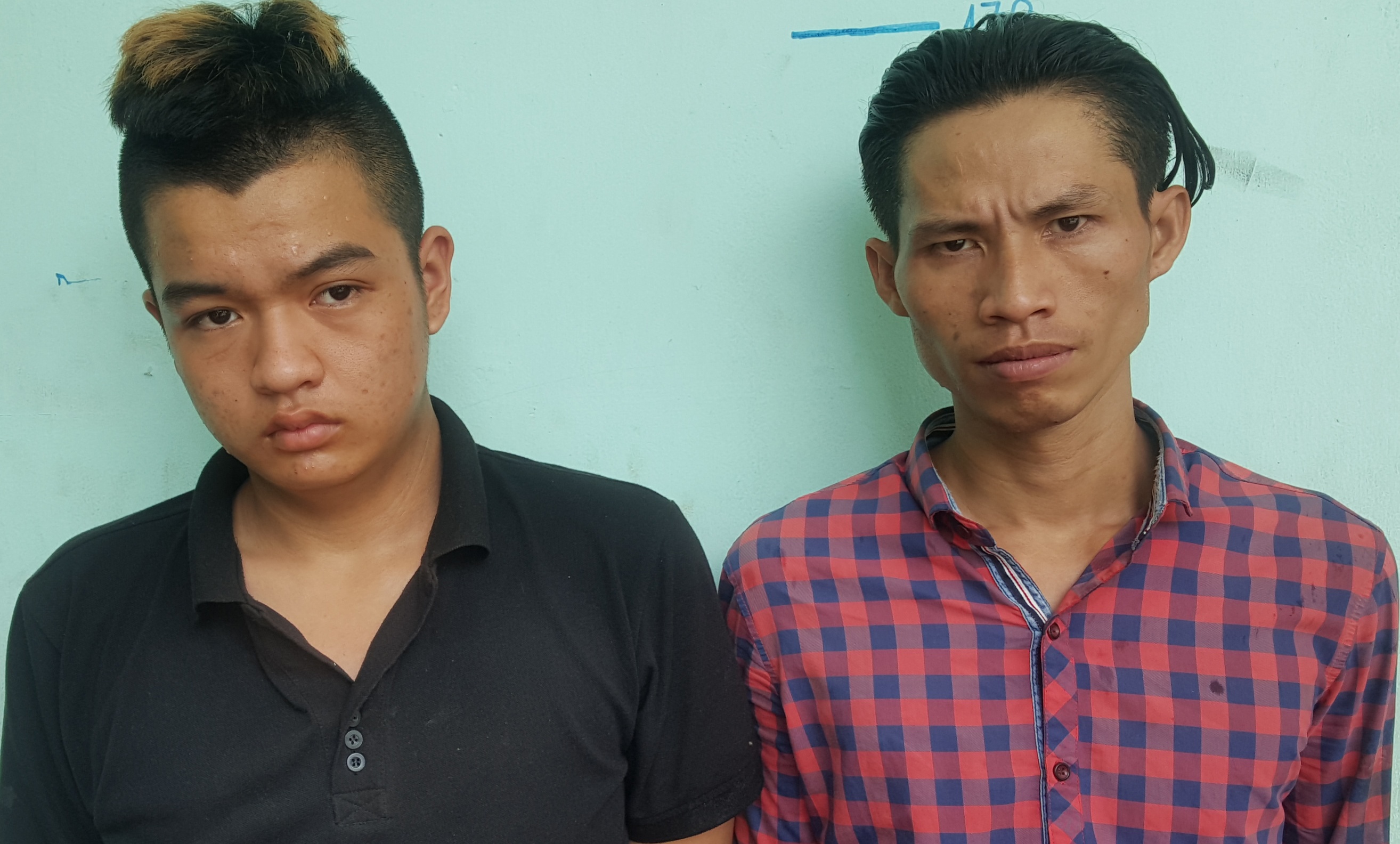 bắt 2 tên cướp giật ảnh 1 bat 2 ten cuop giat anh 1