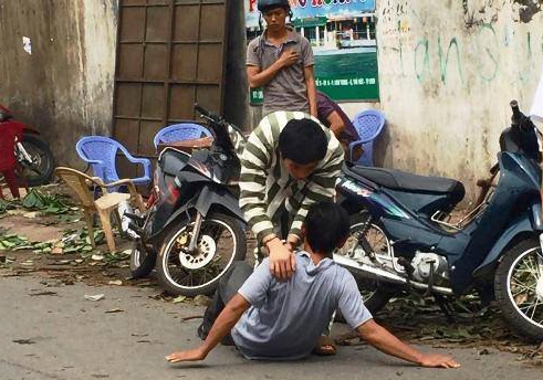dựng lại cảnh 3 sinh viên đánh chết người  ảnh 2 dung lai canh 3 sinh vien danh chet nguoi anh 2