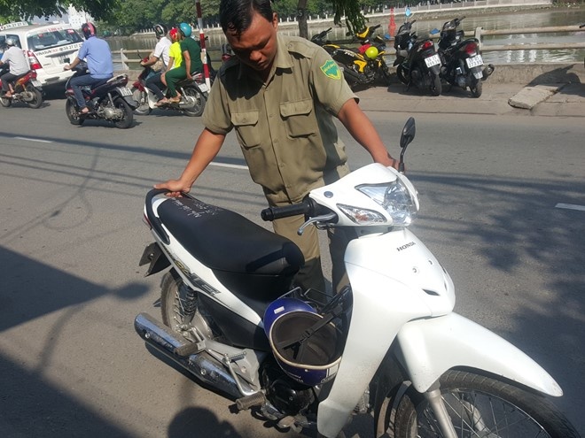 Hai thanh niên bị đâm chết ở Sài Gòn ảnh 1 Hai thanh nien bi dam chet o Sai Gon anh 1