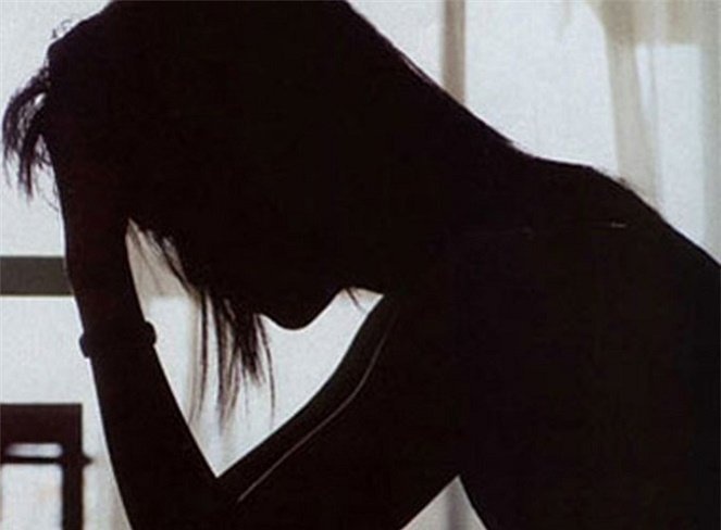 Thu ky rieng to giam doc nguoi nuoc ngoai cuong hiep hinh anh