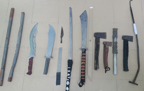 côn đồ xông vào bệnh viện truy sát ảnh 2 con do xong vao benh vien truy sat anh 2