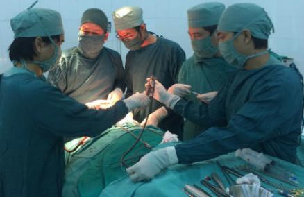 ngã từ nhà cao tầng ảnh 1 nga tu nha cao tang anh 1