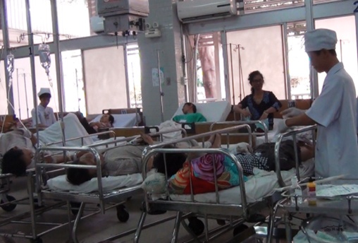 4 nguoi nguy kich nghi do ngo doc khi tu bep than hinh anh